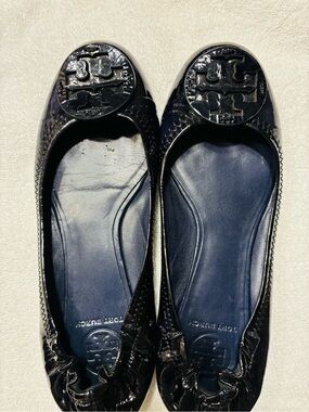 Tory Burch  Patent Leather Logo Ballet Flats navy/black